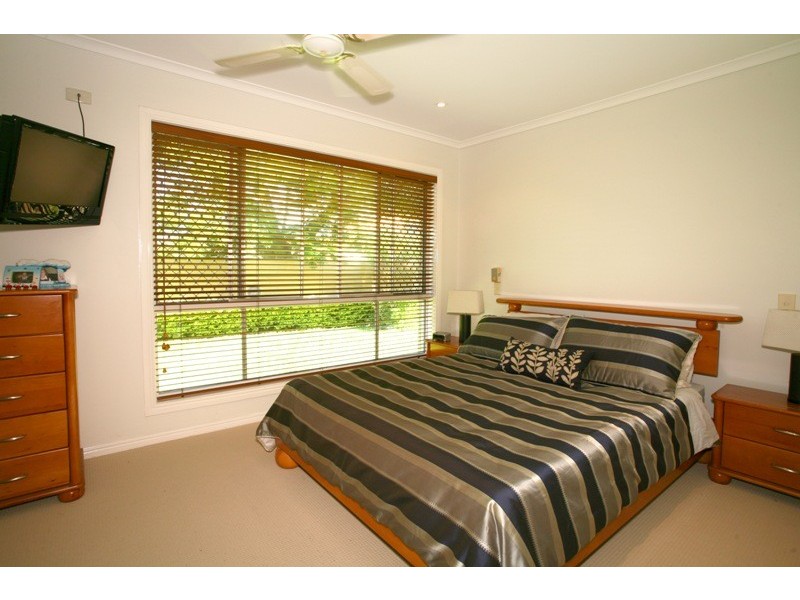 12 Bahia Court, Broadbeach Waters QLD 4218