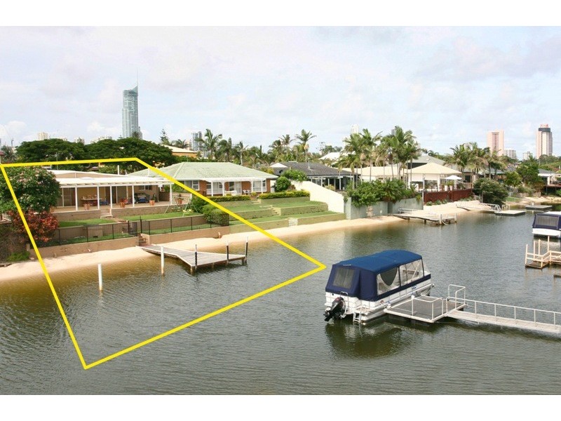 12 Bahia Court, Broadbeach Waters QLD 4218