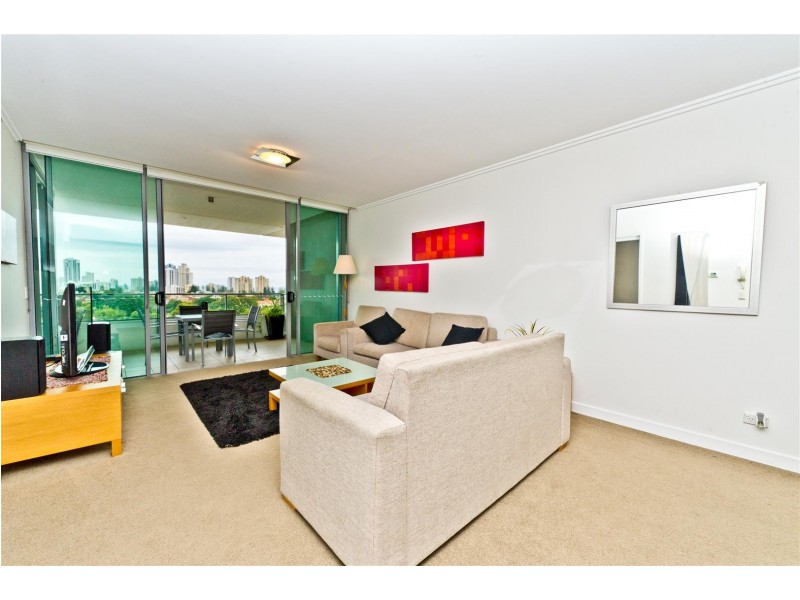 33 / 2903 TE Peters Drive, Broadbeach QLD 4218