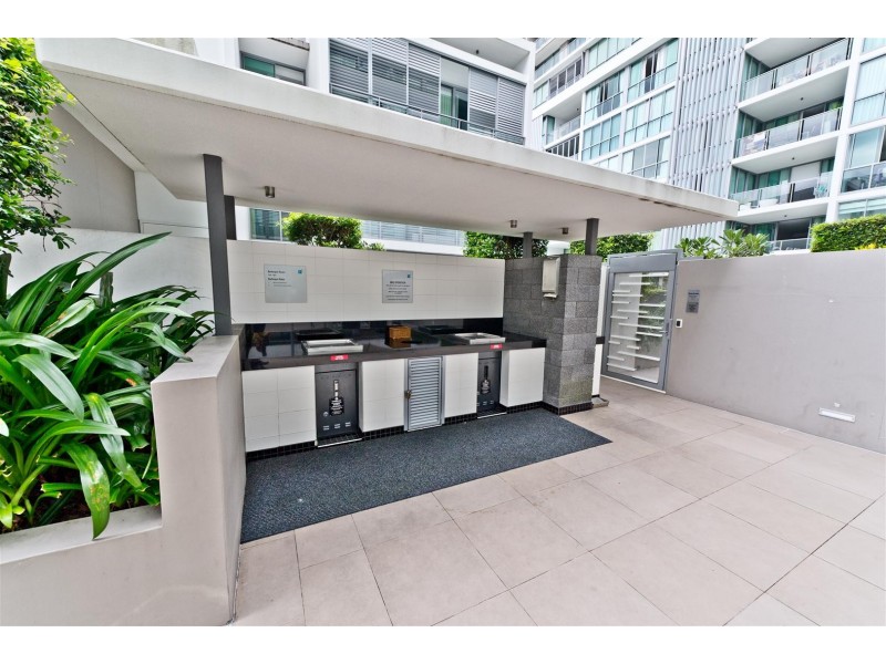 33 / 2903 TE Peters Drive, Broadbeach QLD 4218
