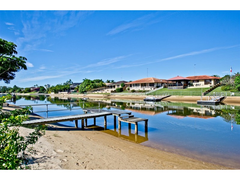3 Moola Court, Broadbeach Waters QLD 4218
