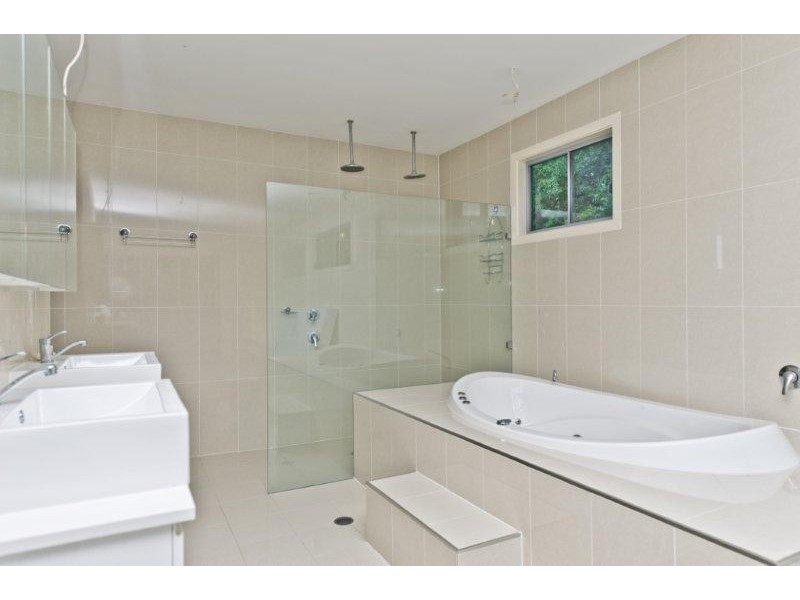 2 Hannah Ct, Worongary QLD 4213