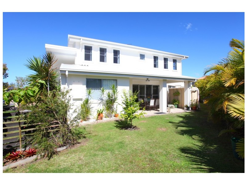 9 Oxford Court, Robina QLD 4226