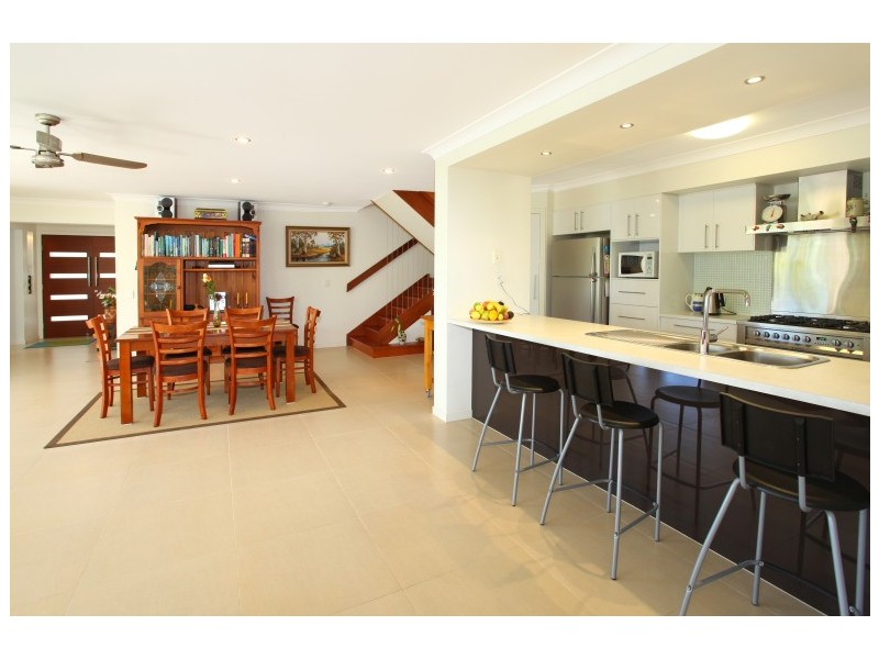 9 Oxford Court, Robina QLD 4226