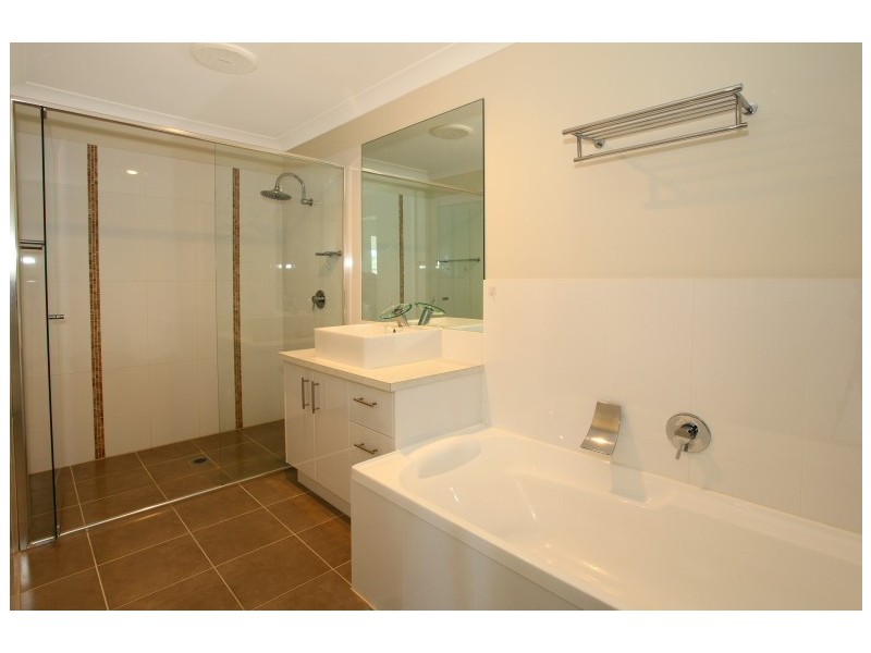 9 Oxford Court, Robina QLD 4226