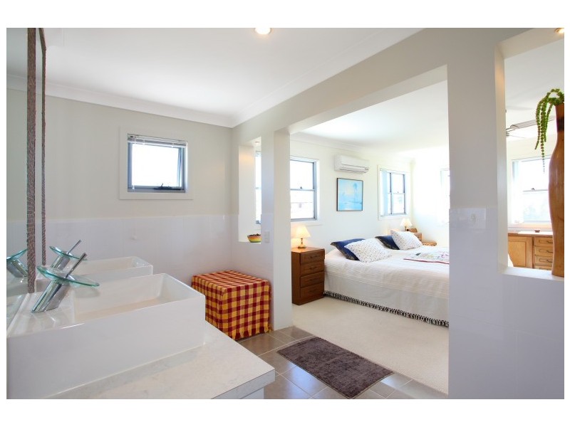 9 Oxford Court, Robina QLD 4226