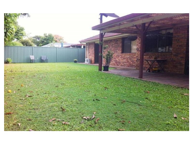 5 Wagin Ct, Mermaid Waters QLD 4218