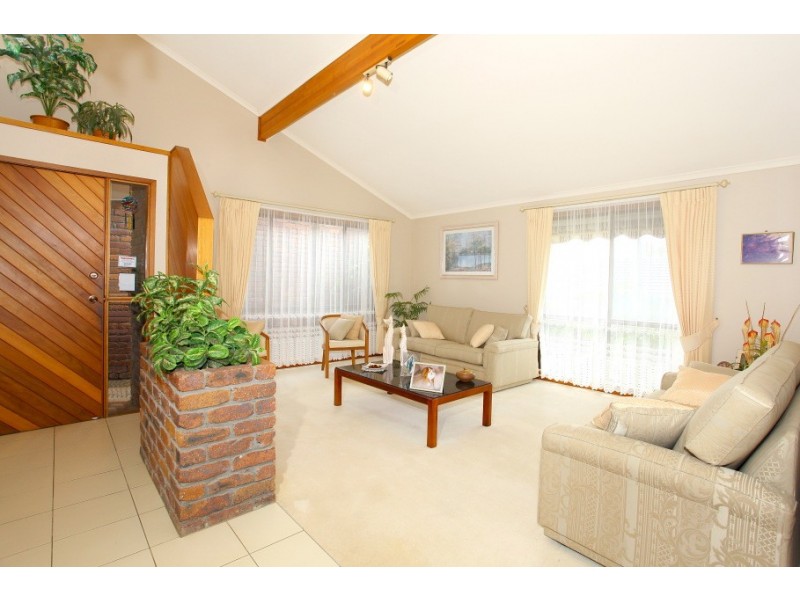 6 Grenaside Court, Robina QLD 4226