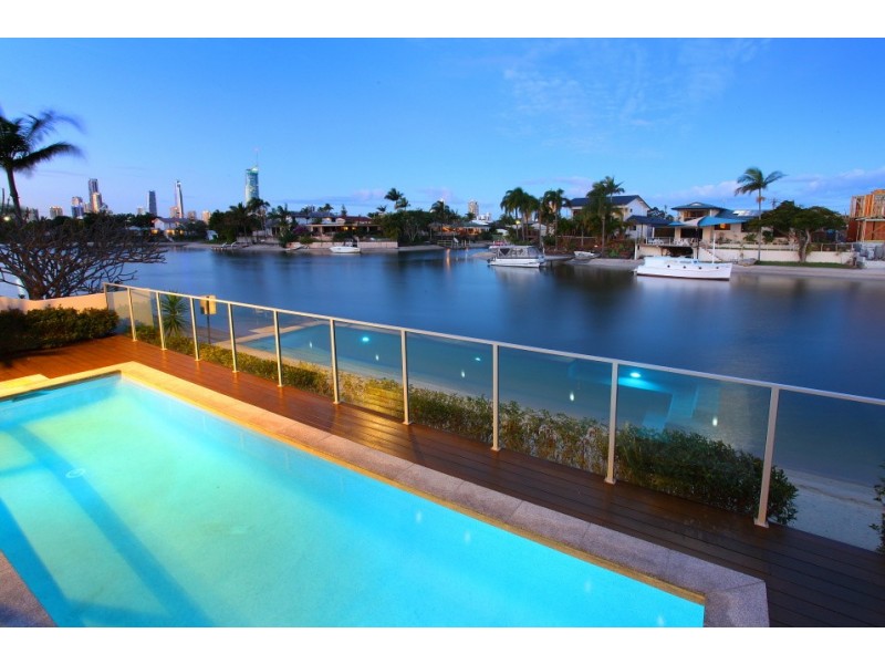 17 Alvarado Court, Broadbeach Waters QLD 4218