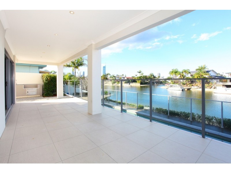 17 Alvarado Court, Broadbeach Waters QLD 4218
