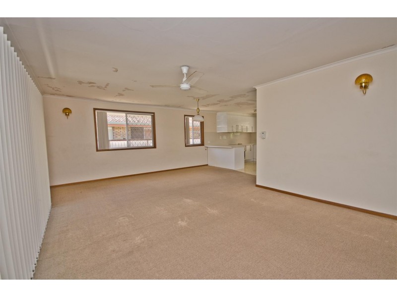 144 Sunshine Boulevard, Mermaid Waters QLD 4218