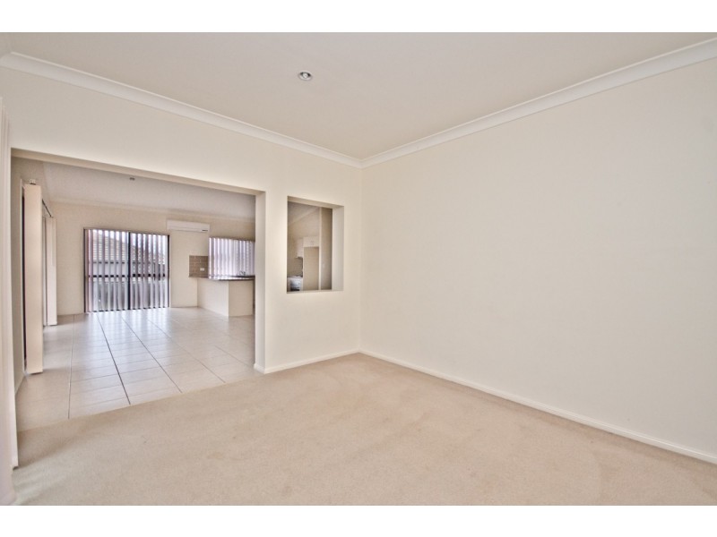 50 Palma Crescent, Varsity Lakes QLD 4227