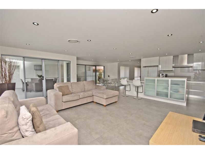 26 Cayman Drive, Clear Island Waters QLD 4226