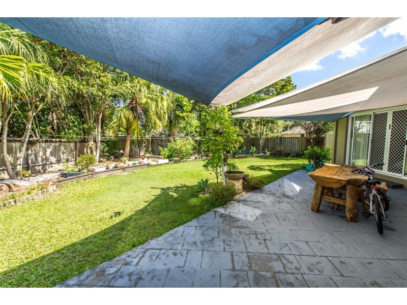 8 Banff Crt, Robina QLD 4226