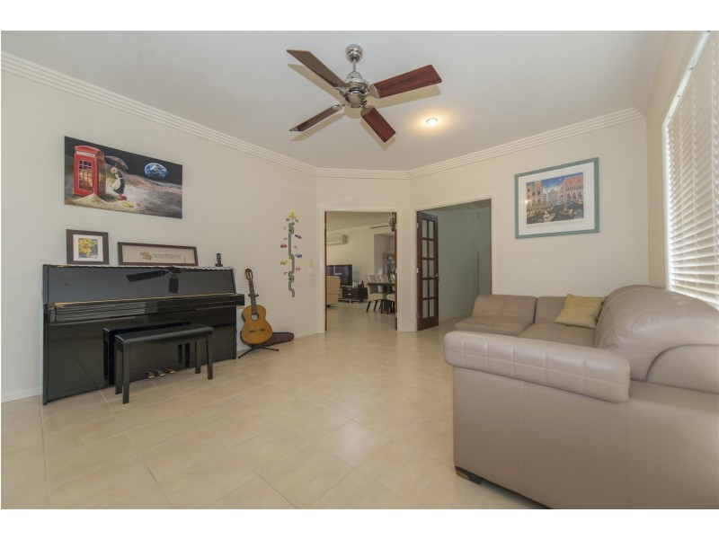 5 North Shore Avenue, Varsity Lakes QLD 4227