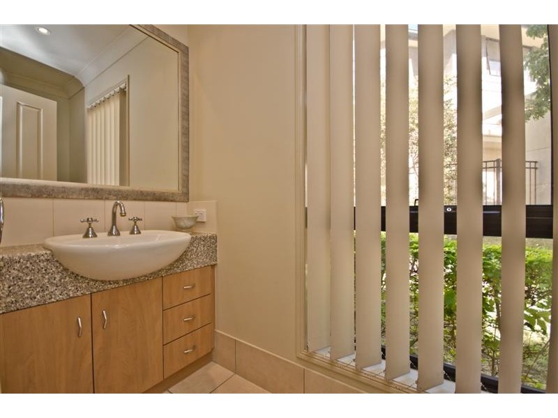 17/1 Assembly Drive, Varsity Lakes QLD 4227