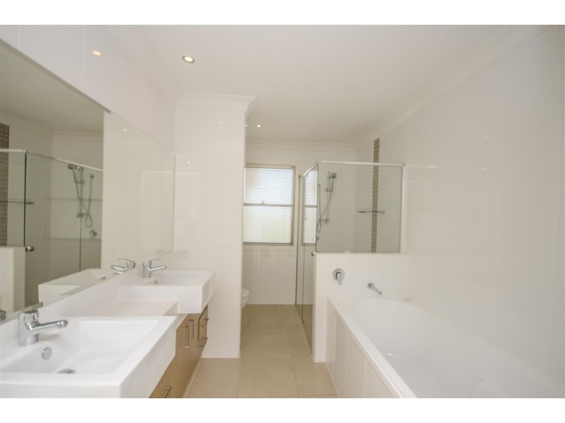 17 Great Southern Drive, Robina QLD 4226