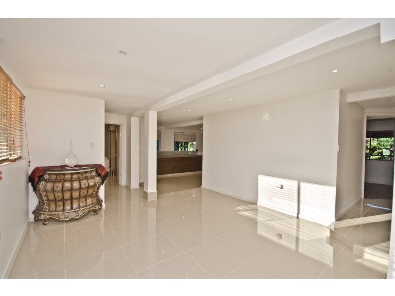 13 Mattocks Rd, Burleigh Waters QLD 4220