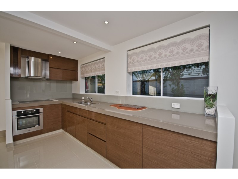 13 Mattocks Rd, Burleigh Waters QLD 4220