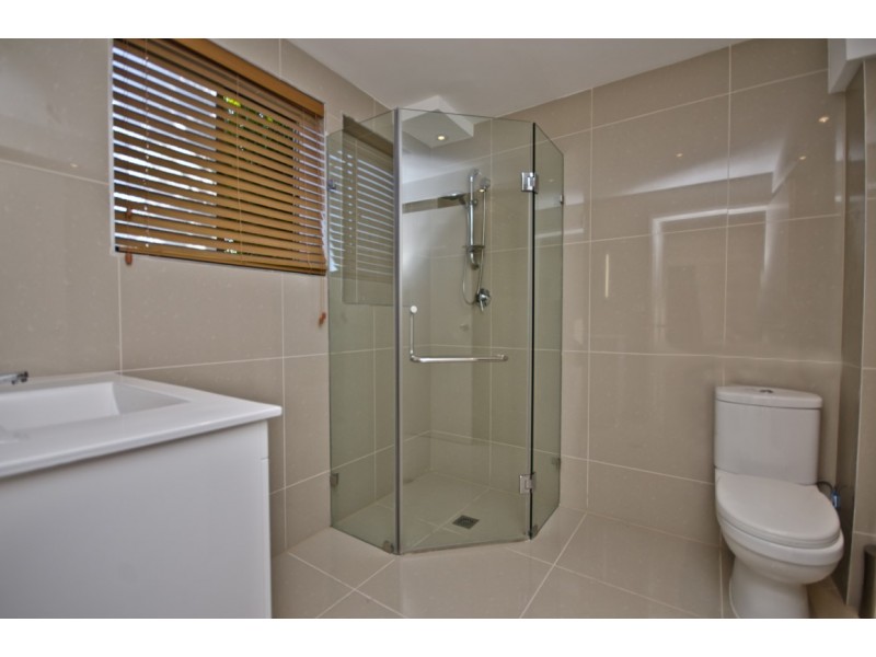 13 Mattocks Rd, Burleigh Waters QLD 4220