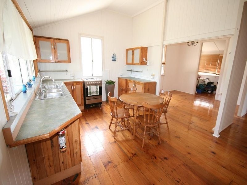 13 Mattocks Rd, Burleigh Waters QLD 4220