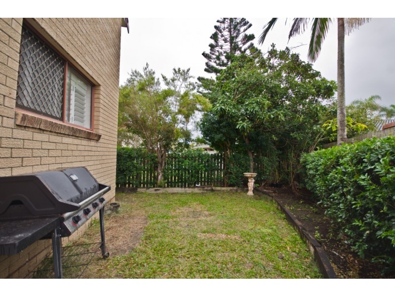 1/4 Christina Court, Mermaid Waters QLD 4218