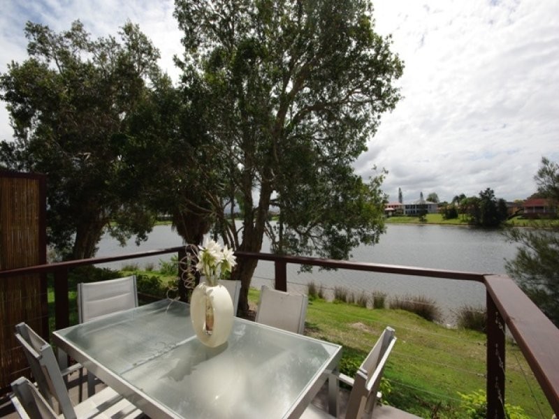 22 Barbet Place, Burleigh Waters QLD 4220