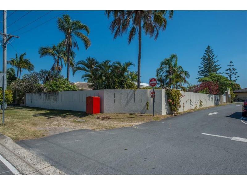 9 Sunshine Bvld, Broadbeach Waters QLD 4218