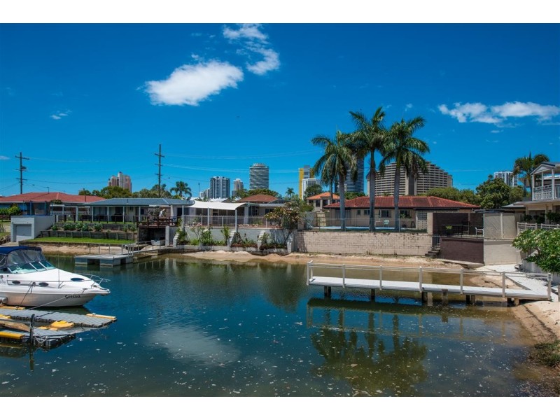 2 Winterhaven Key, Broadbeach Waters QLD 4218