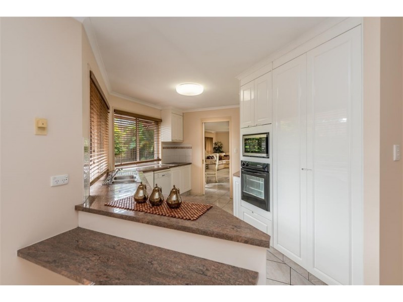 19 Dunedin Close, Merrimac QLD 4226