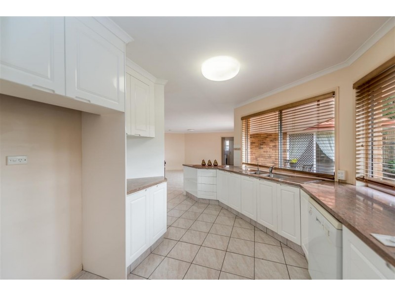 19 Dunedin Close, Merrimac QLD 4226