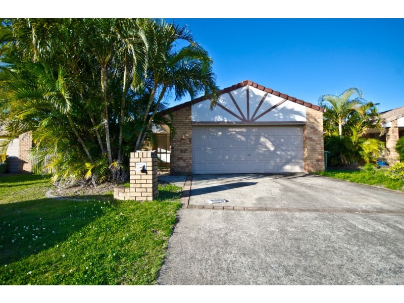 4 Regensberg Close, Varsity Lakes QLD 4227