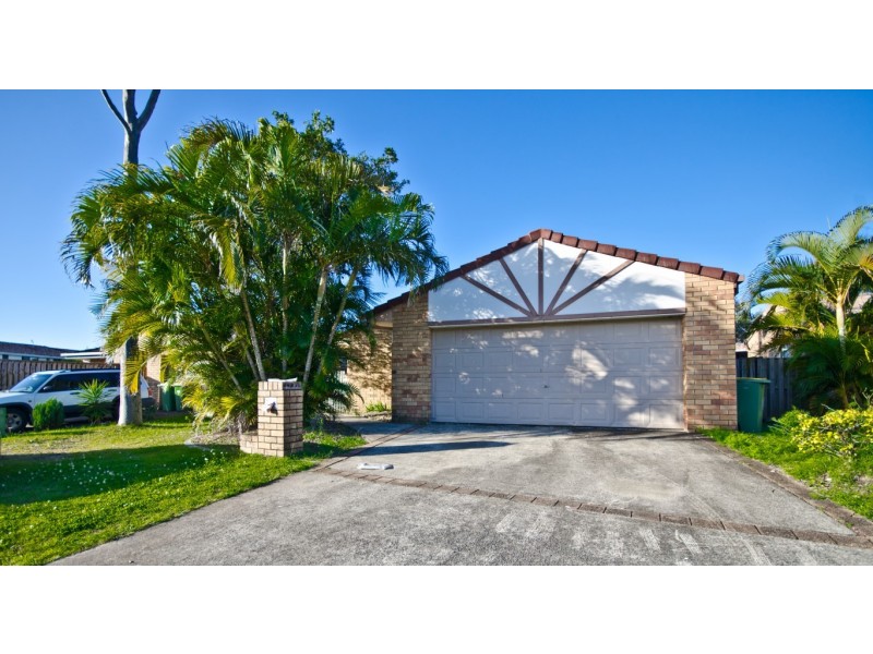 4 Regensberg Close, Varsity Lakes QLD 4227