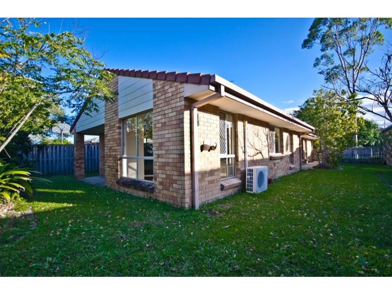 4 Regensberg Close, Varsity Lakes QLD 4227