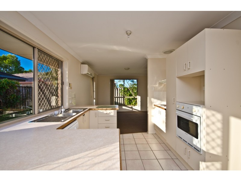 4 Regensberg Close, Varsity Lakes QLD 4227