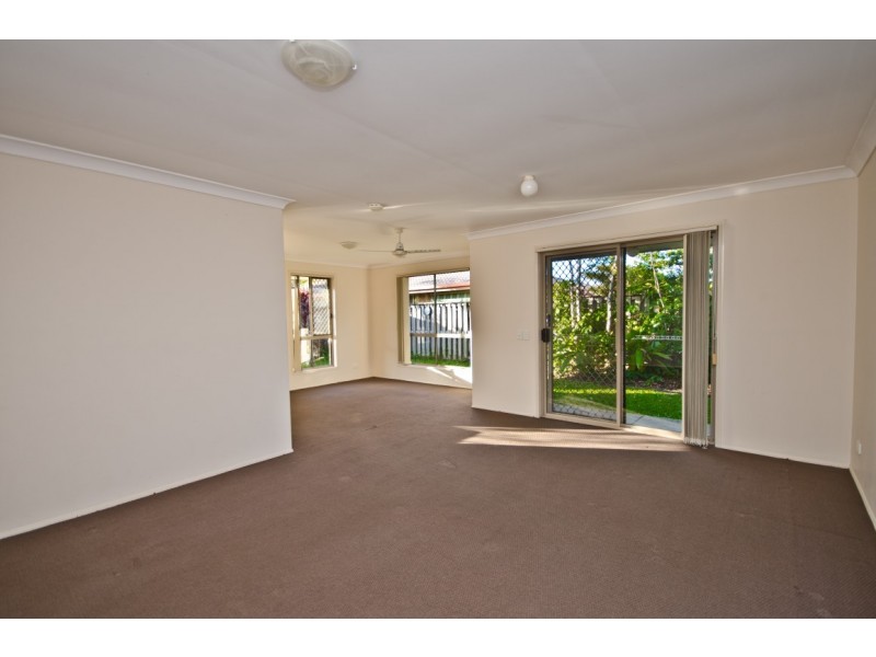 4 Regensberg Close, Varsity Lakes QLD 4227