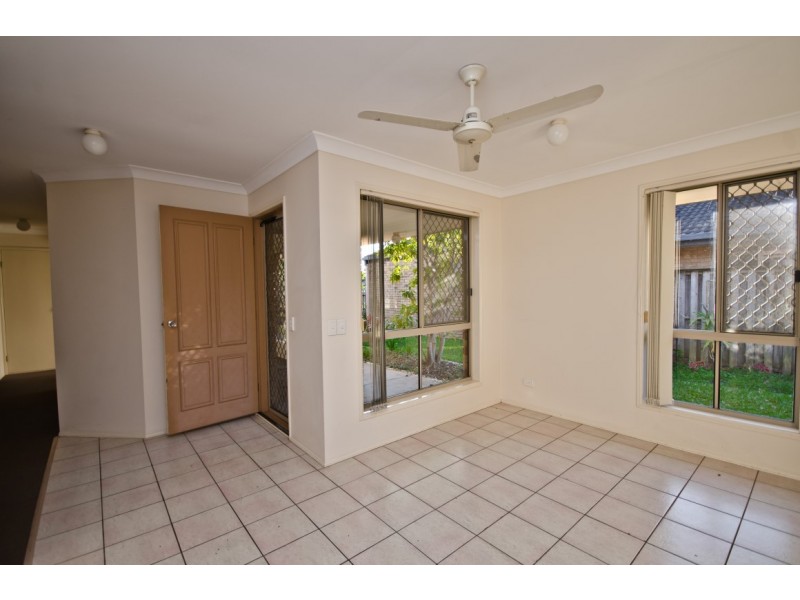 4 Regensberg Close, Varsity Lakes QLD 4227
