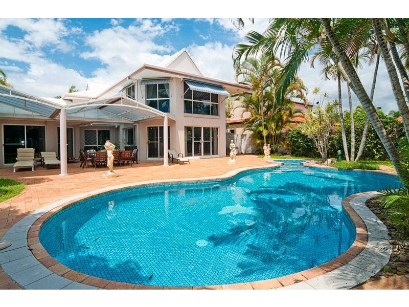 103 Santa Cruz Boulevard, Clear Island Waters QLD 4226