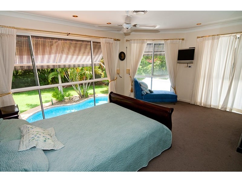 103 Santa Cruz Boulevard, Clear Island Waters QLD 4226