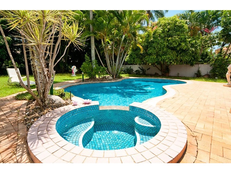 103 Santa Cruz Boulevard, Clear Island Waters QLD 4226