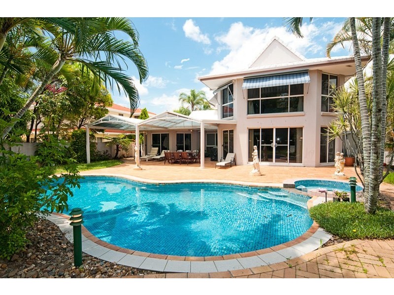 103 Santa Cruz Boulevard, Clear Island Waters QLD 4226