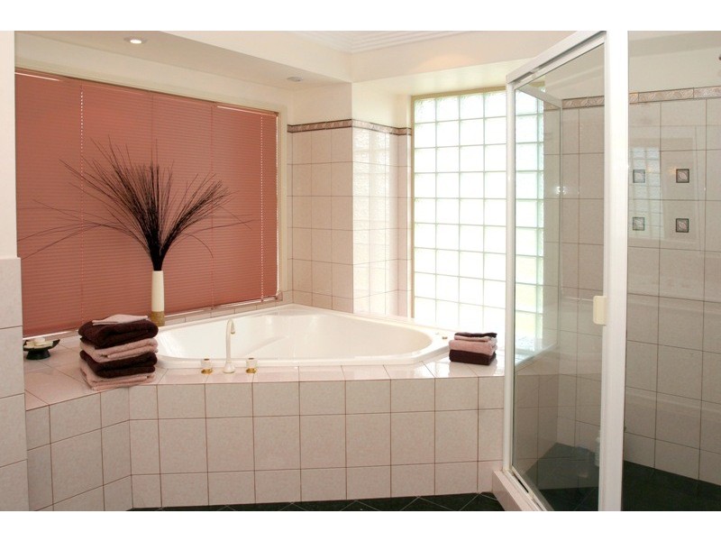 54 Port Jackson Boulevard, Clear Island Waters QLD 4226