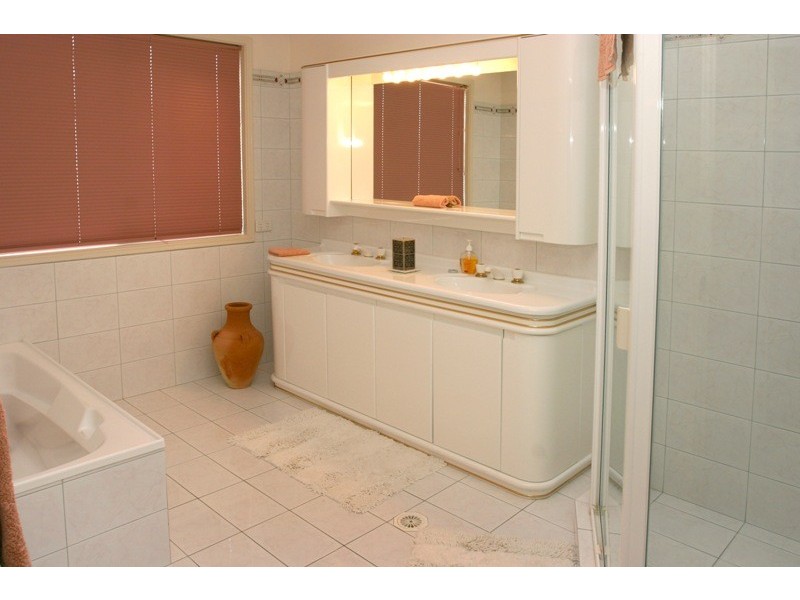 54 Port Jackson Boulevard, Clear Island Waters QLD 4226