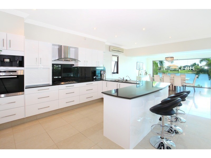 44 Port Jackson Boulevard, Clear Island Waters QLD 4226