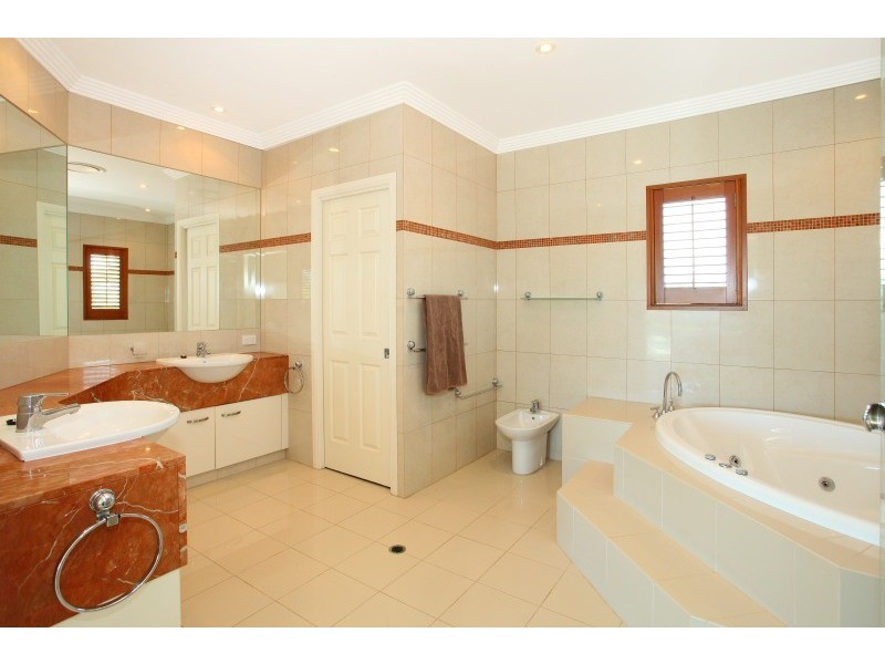 44 Port Jackson Boulevard, Clear Island Waters QLD 4226