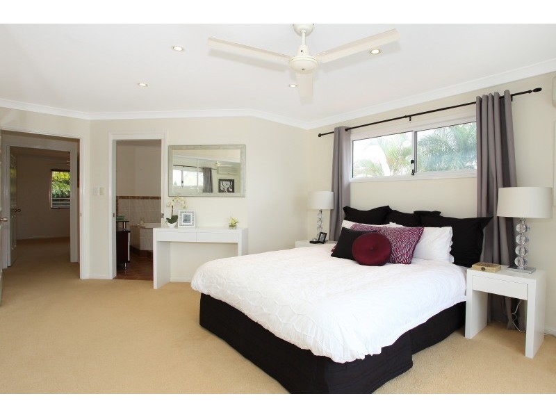184 Port Jackson Boulevard, Clear Island Waters QLD 4226