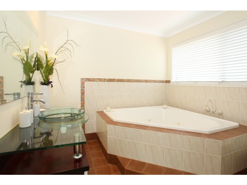 184 Port Jackson Boulevard, Clear Island Waters QLD 4226