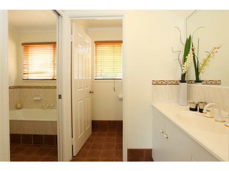 184 Port Jackson Boulevard, Clear Island Waters QLD 4226