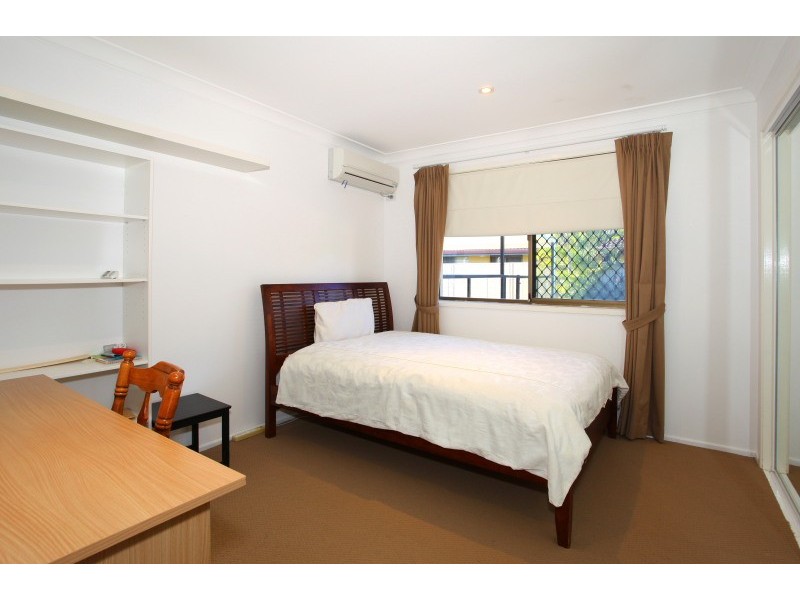 32 Claremont Drive, Robina QLD 4226
