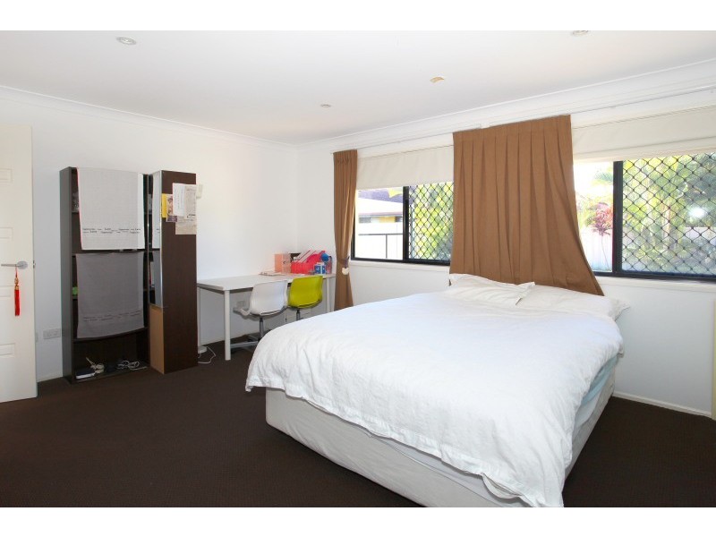 32 Claremont Drive, Robina QLD 4226